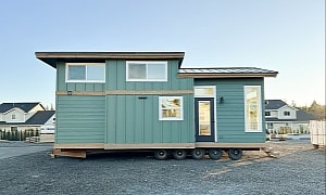 Feast Your Eyes on One of the Best Coastal-Style Tiny Homes With a Family-Friendly Layout