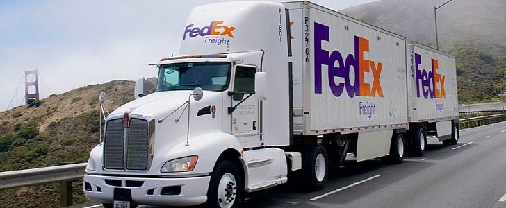 FedEx driver finds toddler under truck during stop, warns mother to be more careful next time