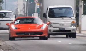 Ferrari 458 Goes Acceleration Crazy in City Traffic