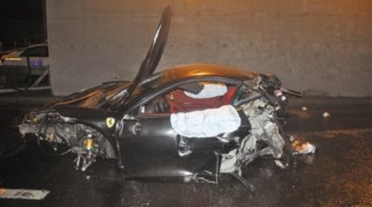 Ferrari 458 Italia crash