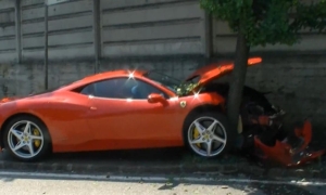 Ferrari 458 Italia Crash
