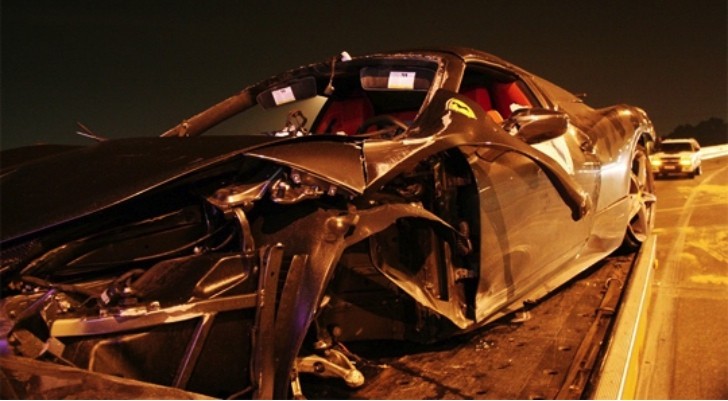 Ferrari 458 Violent Crash in Sao Paulo, Brazil