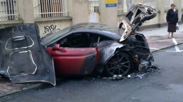Ferrari California Burns to a Crisp in Poland