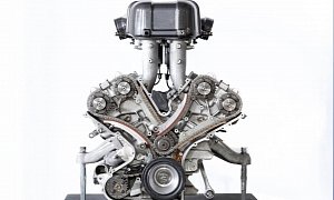Ferrari Enzo V12 Engine Shows Up For Sale on Facebook, Looks New