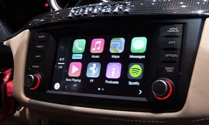 Ferrari FF Displays Apple CarPlay in Geneva