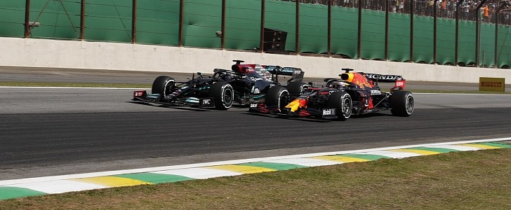 Lewis Hamilton and Max Verstappen during the 2021 Brazilian Grand Prix