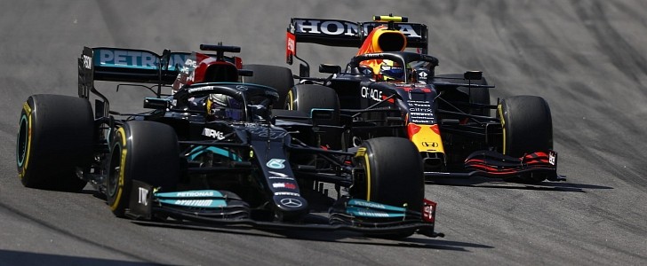 Lewis Hamilton and Max Verstappen having a motor race during 2021 Brazilian Grand Prix