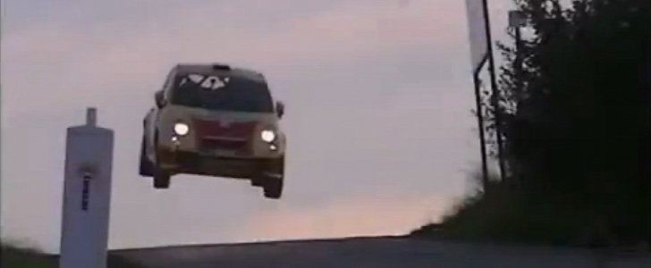 Fiat 500 Rally Jump