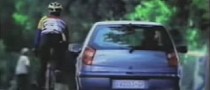 Fiat Palio Commercial Made Fun of the Difficult Relationship Between Bicycles and Cars