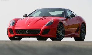 Fiat to Sell Ferrari Before Chrysler Merger