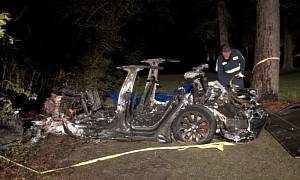 Fiery Tesla Crash Kills Two Occupants, Neither Was Driving the Model S