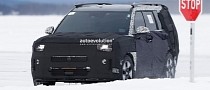 Fifth-Gen 2024 Hyundai Santa Fe Spied With Boxy Styling Looking Like a Smaller Palisade