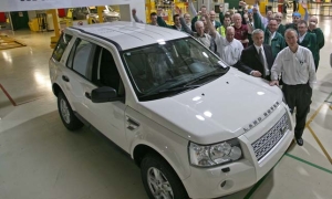 First Land Rover Freelander 2 TD4_e Rolls Off the Production Line Today