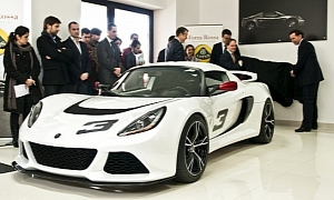 First Lotus Exige S Rolls Off the Production Line