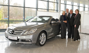 First Mercedes-Benz E-Klasse Cabrio Handed Over to Customer