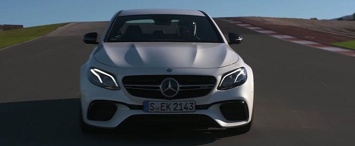 First New Mercedes-AMG E63 Review Teaches You How to Engage Drift Mode