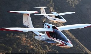 First Production ICON A5 Amphibious Plane Unveiled