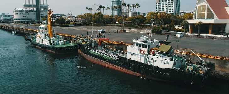 A bunkering ship will supply a tugboat with biofuel in an industry-first