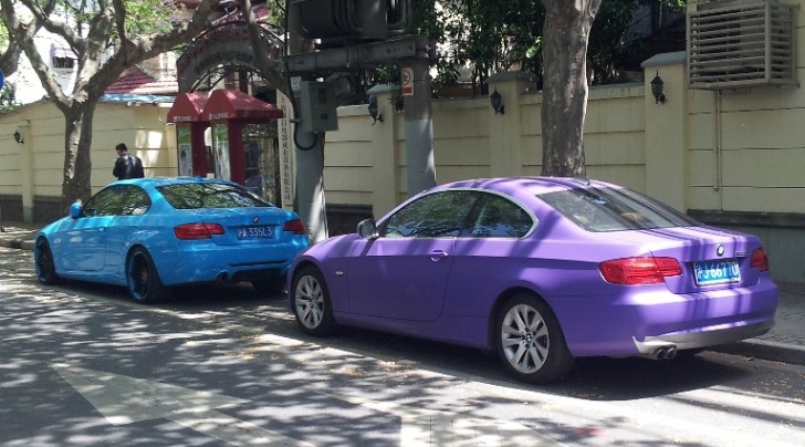 BMW 3 series posing as skittles in china