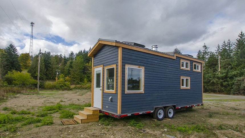 The Blue Heron combined a lovely blue exterior with a highly flexible configuration