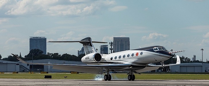 Gulfstream G800 landing in Florida