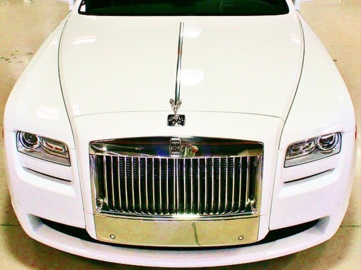 Floyd Mayweather Buys Rolls-Royce Wraith to His Baby Mother