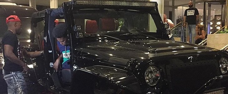 Floyd Mayweather Gets Pimped-Out Jeep Wrangler 