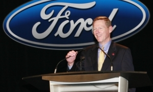 Ford Cuts Mulally's Salary by 30 Percent