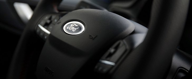 2019 Ford Focus steering wheel