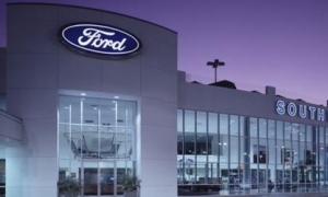 Ford Expects to Benefit From GM's, Chrysler's Dealers Cuts