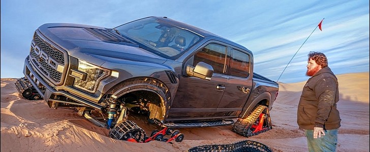 Ford F-150 Raptor Loses "Tank Tracks" in Little Sahara Desert