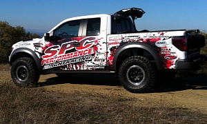 Ford F-150 SVT Raptor with 700 HP Gets SS Customs Wrap