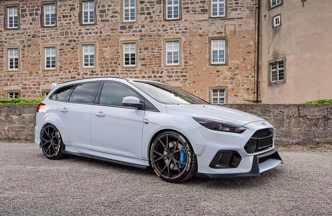 First Ford Focus Rs Wagon Conversion Comes With Drifting Awd Autoevolution