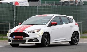 Ford Focus ST Goes Testing at the Nurburgring with Improvised Aero Tweaks