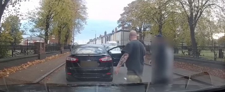 Ford Mondeo driver tailgates, pulls a knife on another driver in road rage altercation