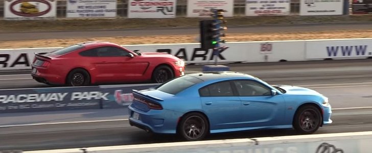 Ford Mustang Shelby GT350 Drag Races Dodge Charger SRT 392