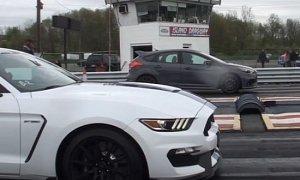 Ford Mustang Shelby GT350 vs Focus RS 1/4-Mile Drag Race Is a Desperate Struggle