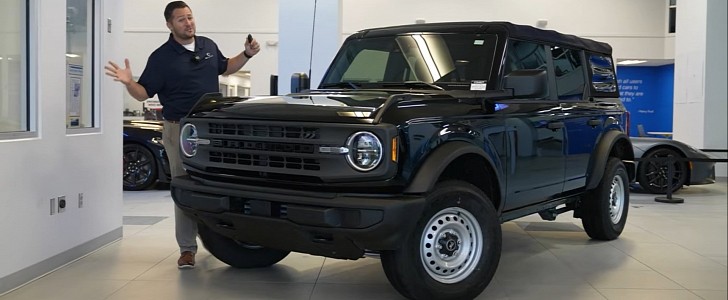 2021 Ford Bronco Base walkaround, customization and giveaway announcement 