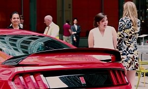 Ford Revs Mustang GT350R in London, British Girls Giggle
