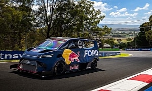 Ford's 1,400-Horsepower Insane SuperVan Breaks Lap Record at Mount Panorama