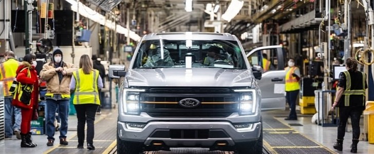 Ford will suspend the production at two NA plants