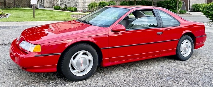 Ford Thunderbird Super Coupe Looks Almost Brand New, Will Transport You to 1990