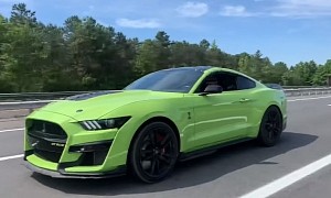 2020 Ford Mustang Shelby GT500 Races Tuned GT350, Brutality Ensues