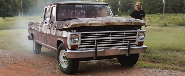1969 Ford F-250 long bed truck