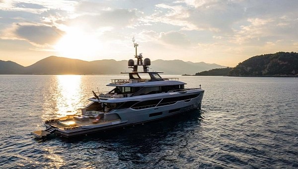 Rebeca was built just two years ago, the first one in the Benetti Oasis 40M luxury series