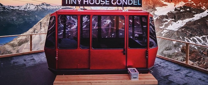 Tiny House Gondel is a former cable car cabin turned into a tourist tiny house
