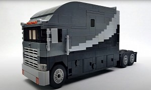Freightliner Argosy-Inspired LEGO Super Sleeper Semi-Truck Is Packed With Amenities