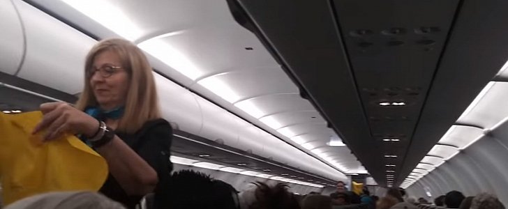 Flight attendant cracks up during comedy routine from colleague on Frontier Airlines flight