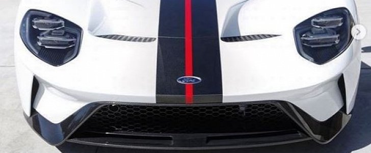Frozen White 2019 Ford GT Carbon Series