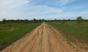 Fruit Smugglers Build a Road over the Russia-Belarus Border Overnight